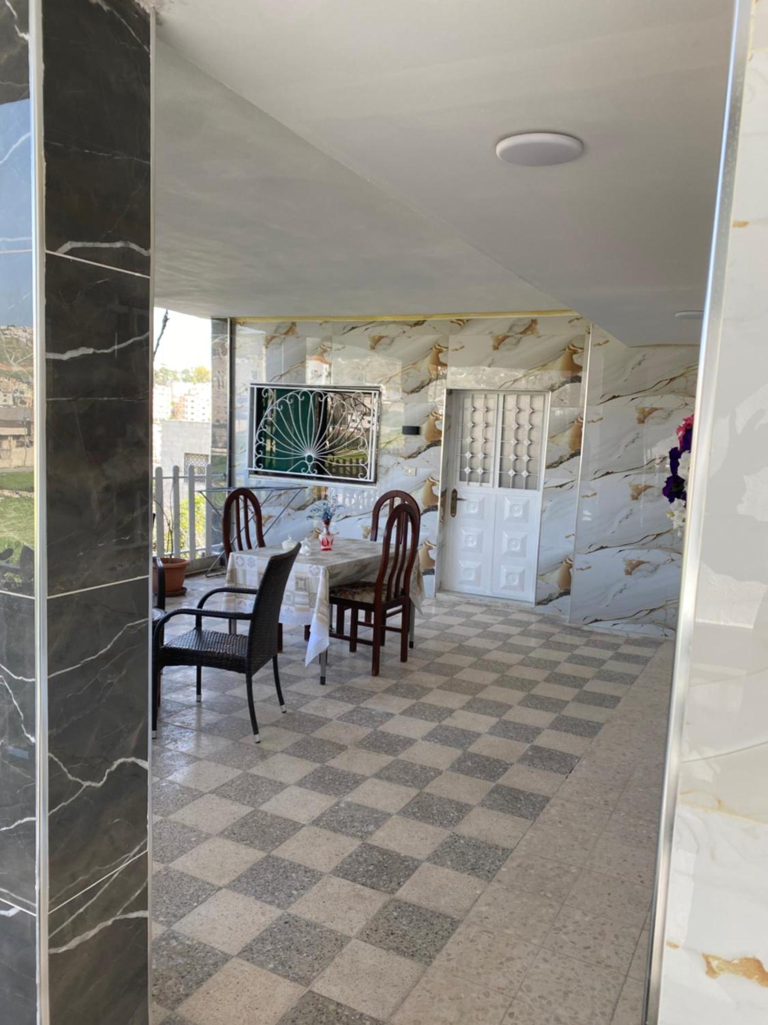 Huseein Rooms Gerasa Exterior foto